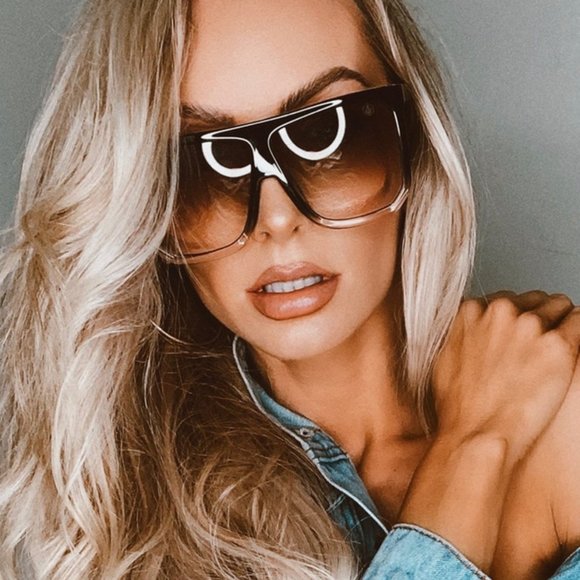 Bonfire Ignite Other - Bonfire Ignite Shades in Gradient Black. Oversized frame. UV 400 protection. New